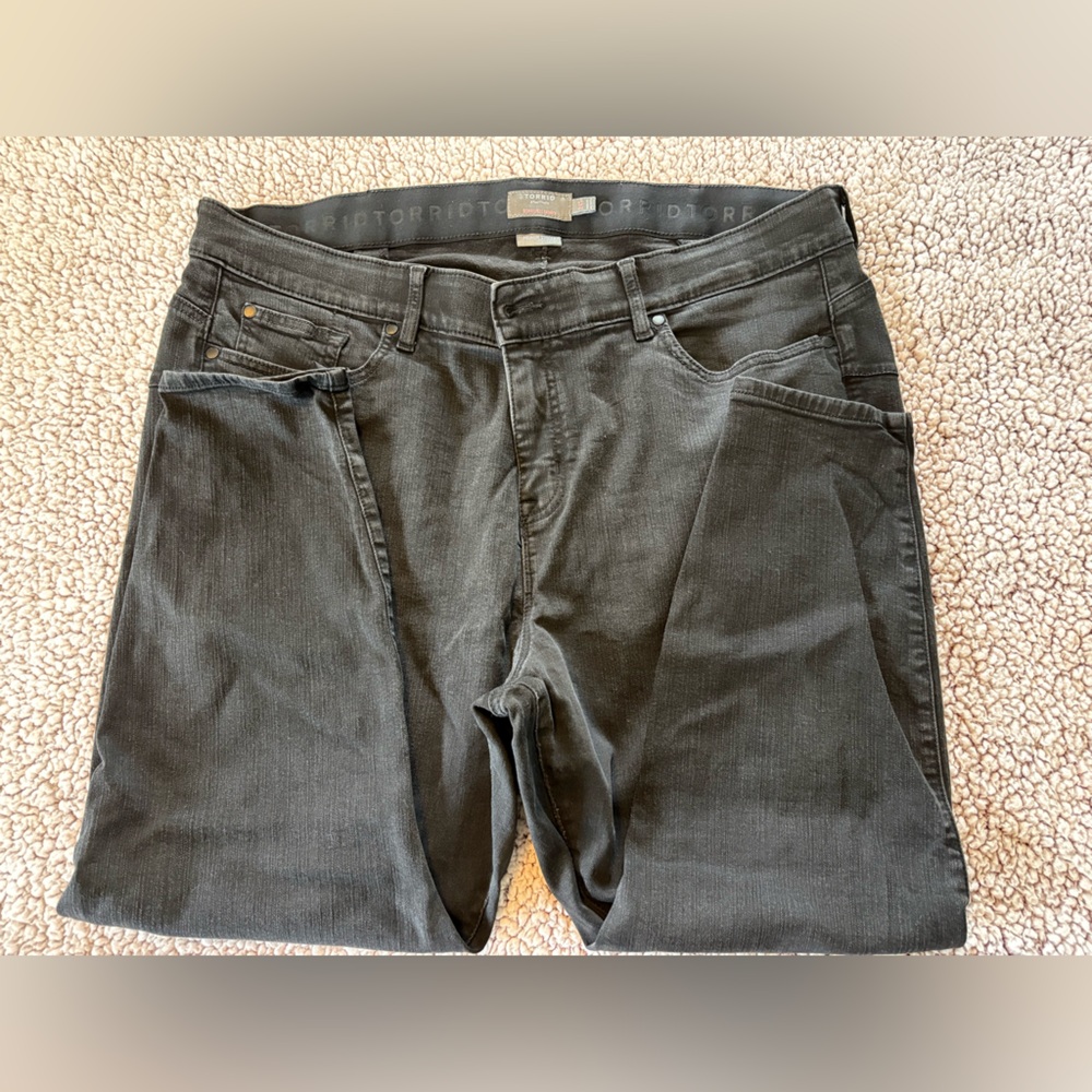 📣‼️ 2 for $30 📣‼️ Torrid Bombshell Skinny Premium Stretch Black 24S